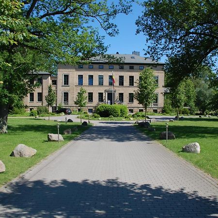 Gutshaus Redewisch Hotel & Restaurant Boltenhagen  Exteriör bild