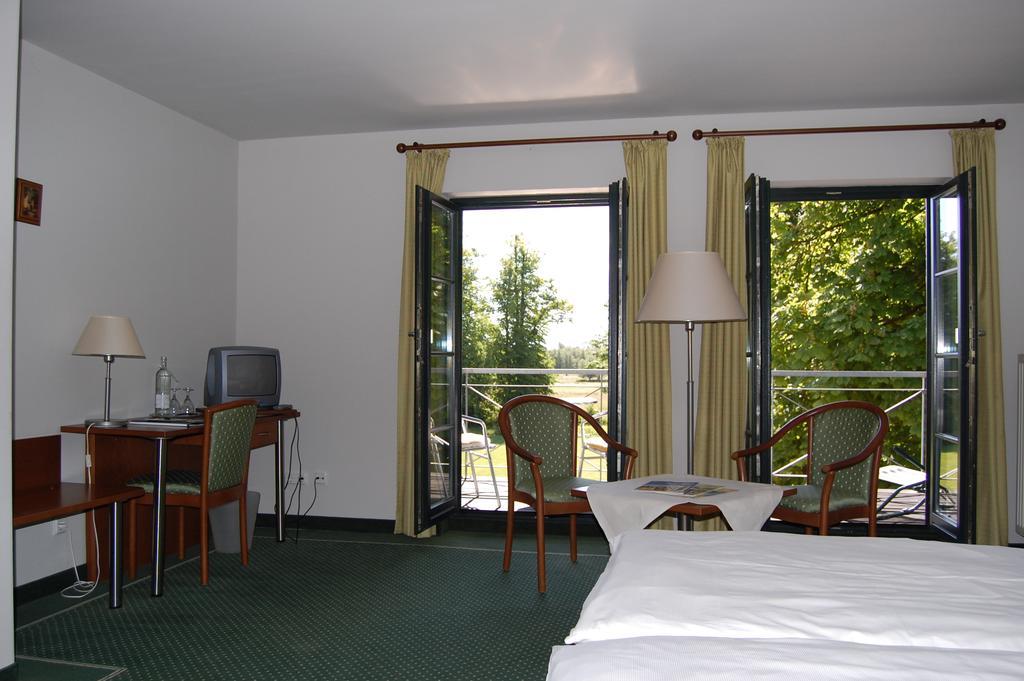 Gutshaus Redewisch Hotel & Restaurant Boltenhagen  Exteriör bild