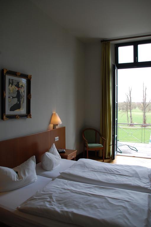 Gutshaus Redewisch Hotel & Restaurant Boltenhagen  Exteriör bild