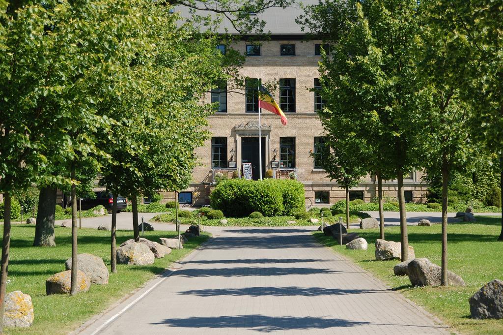 Gutshaus Redewisch Hotel & Restaurant Boltenhagen  Exteriör bild